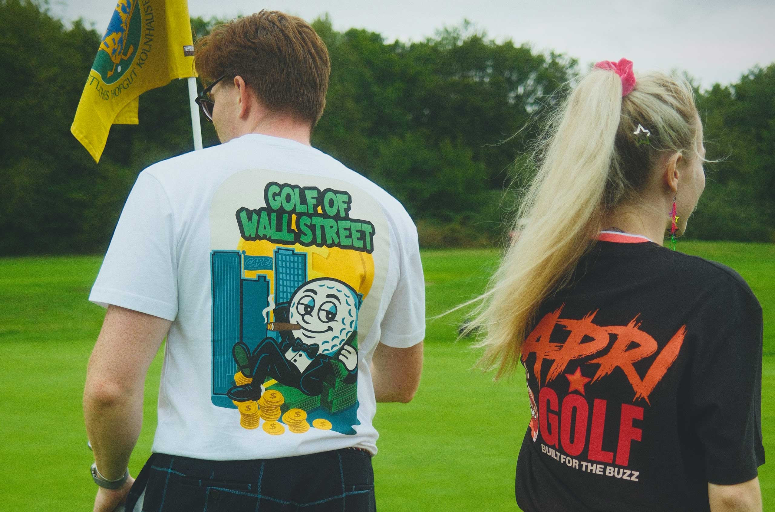Capri Golf - Videodreh Shirt Rueckseite auf dem Gruen
